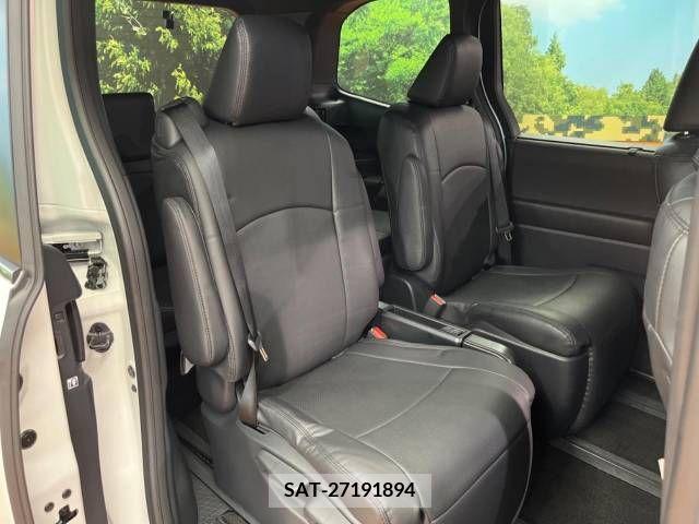 Toyota NOAH 2023-08 385037-12