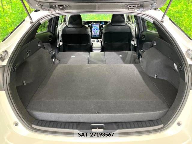 Toyota PRIUS PHV 2018-03 215423-11