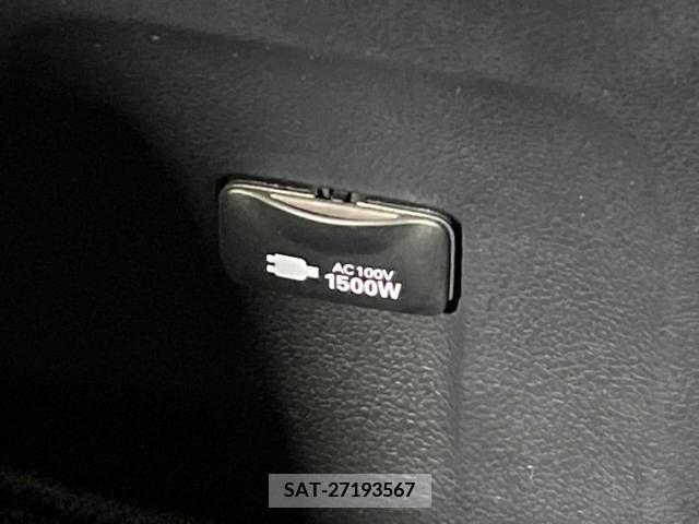 Toyota PRIUS PHV 2018-03 215423-8