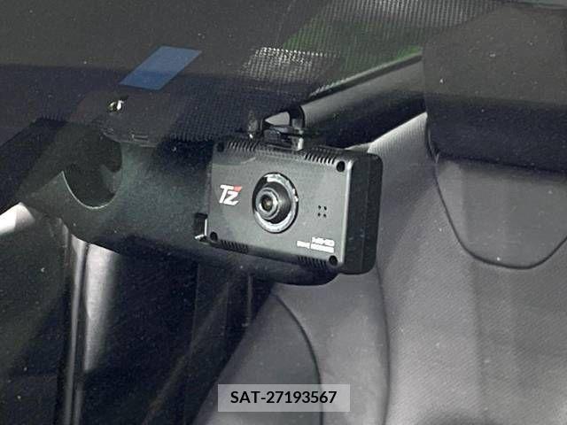 Toyota PRIUS PHV 2018-03 215423-7