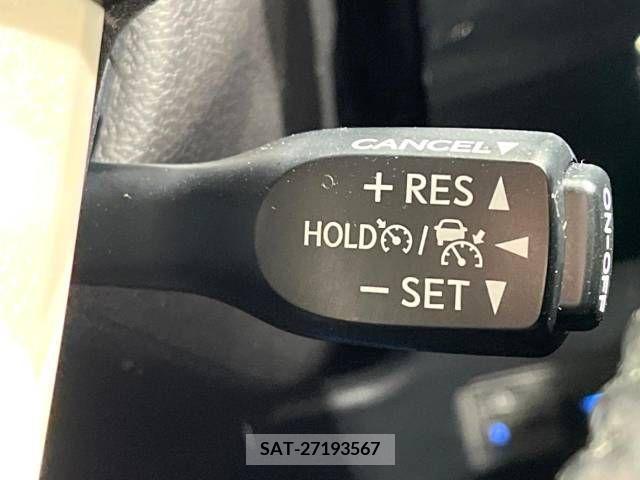 Toyota PRIUS PHV 2018-03 215423-2
