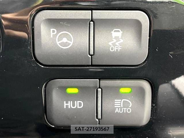 Toyota PRIUS PHV 2018-03 215423-3