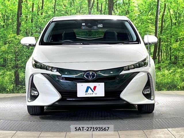 Toyota PRIUS PHV 2018-03 215423-15