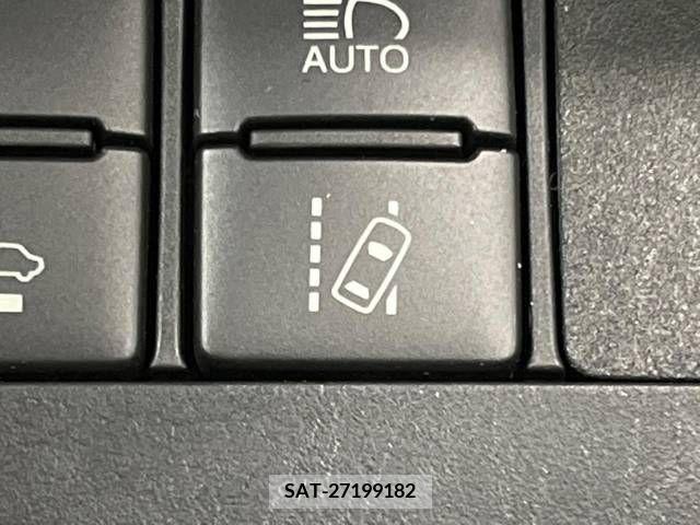 Toyota SIENTA 2016-10 215807-6