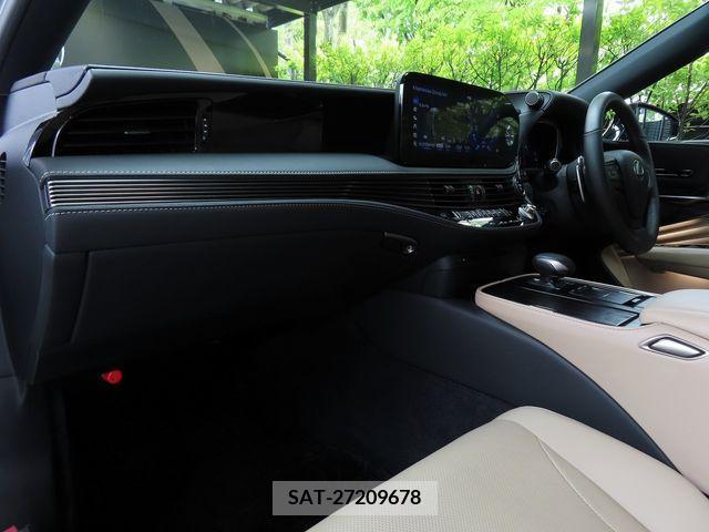 Lexus LS 2021-03 275467-13