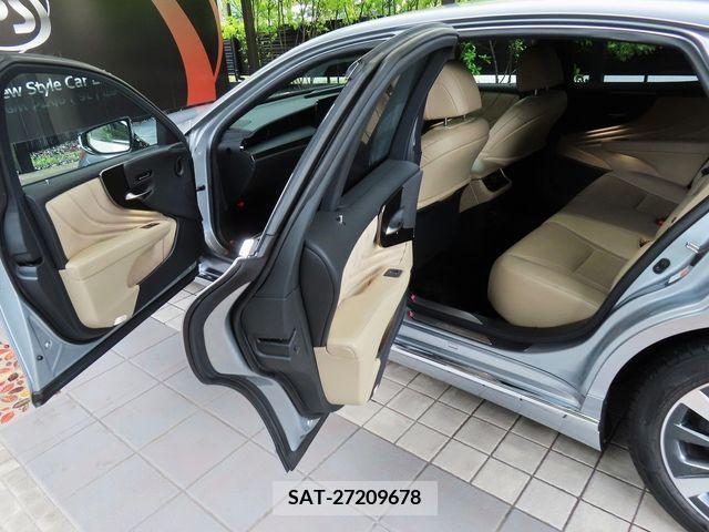 Lexus LS 2021-03 275467-12