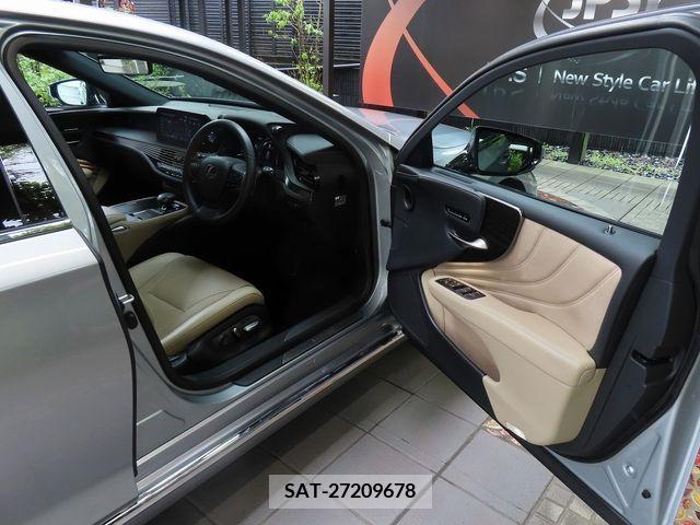Lexus LS 2021-03 275467-16