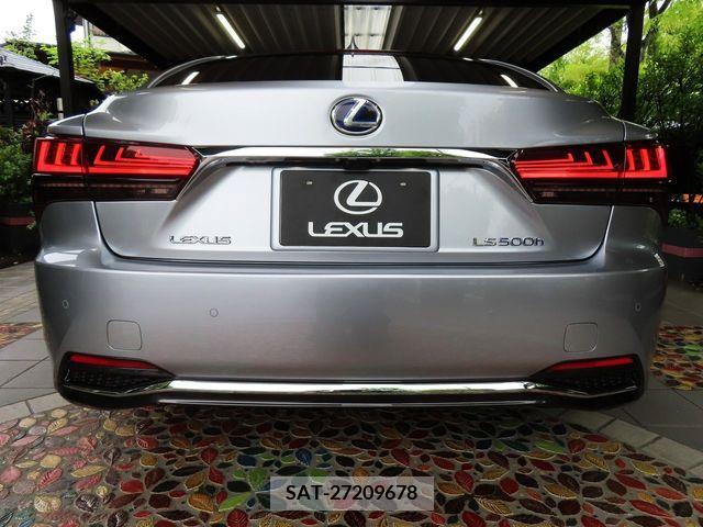 Lexus LS 2021-03 275467-4