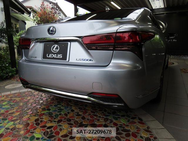 Lexus LS 2021-03 275467-6