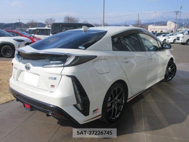 Toyota PRIUS PHV 2018-02 208864-1