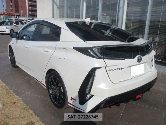 Toyota PRIUS PHV 2018-02 208864-3