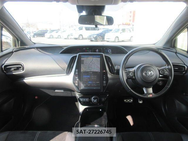 Toyota PRIUS PHV 2018-02 208864-6