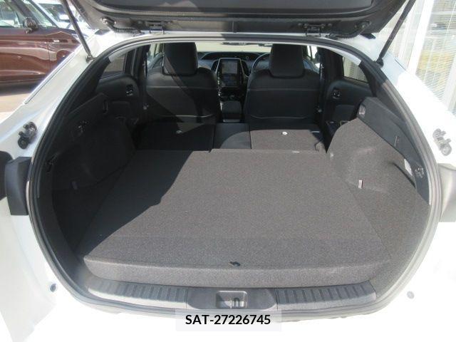 Toyota PRIUS PHV 2018-02 208864-9