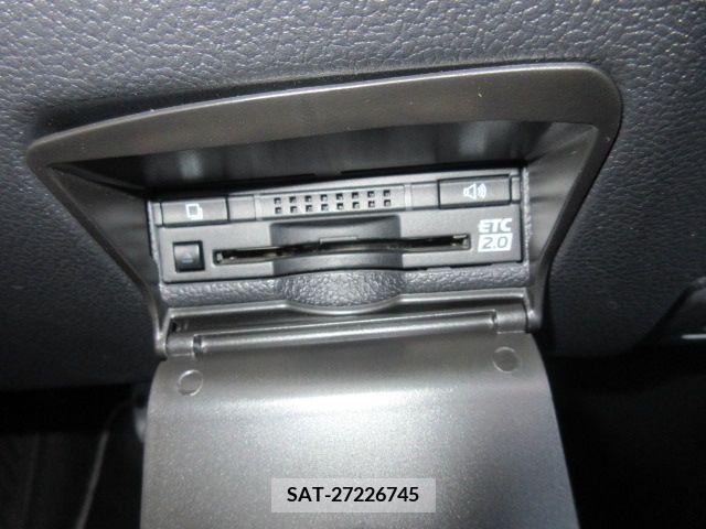 Toyota PRIUS PHV 2018-02 208864-15