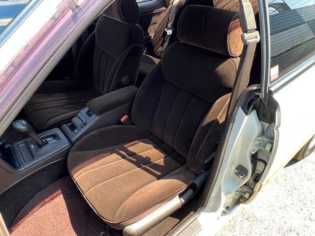 Nissan LAUREL 1989-01 7758-8