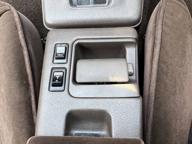 Nissan LAUREL 1989-01 7758-21
