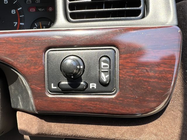 Nissan LAUREL 1989-01 7758-23