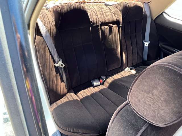 Nissan LAUREL 1989-01 7758-10