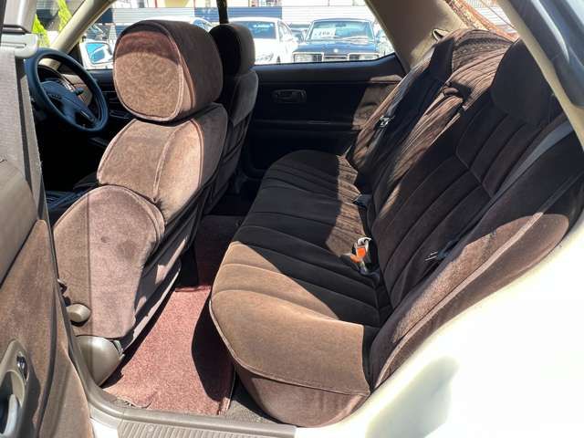 Nissan LAUREL 1989-01 7758-13