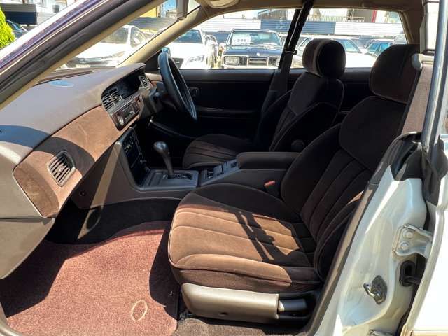 Nissan LAUREL 1989-01 7758-9