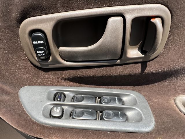 Nissan LAUREL 1989-01 7758-24