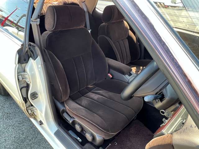 Nissan LAUREL 1989-01 7758-6