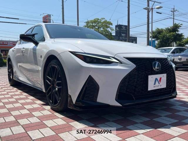 Lexus IS 2021-10 300017-16