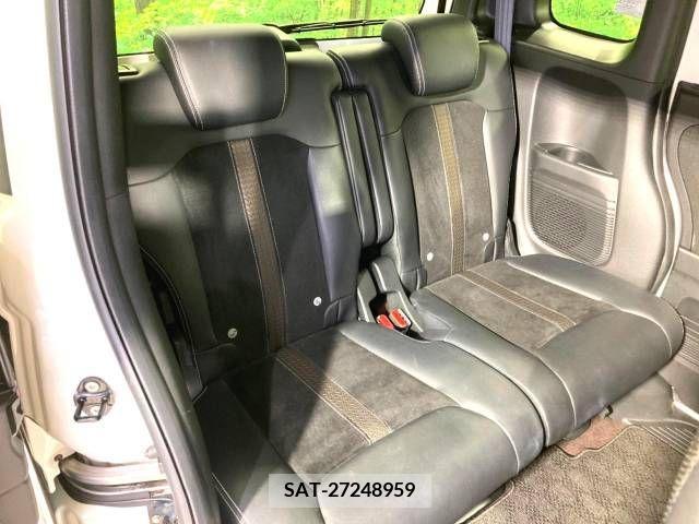 Honda N BOX CUSTOM 2018-02 307170-9