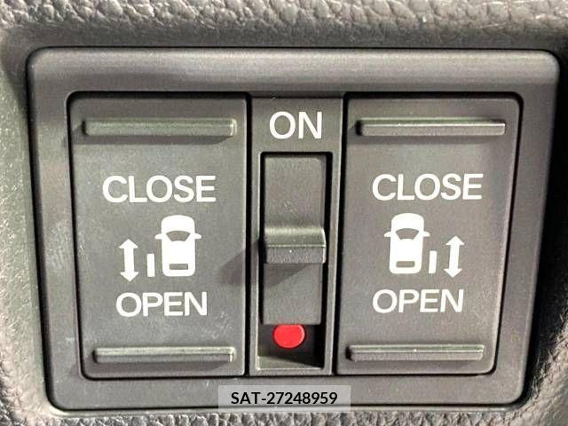Honda N BOX CUSTOM 2018-02 307170-6