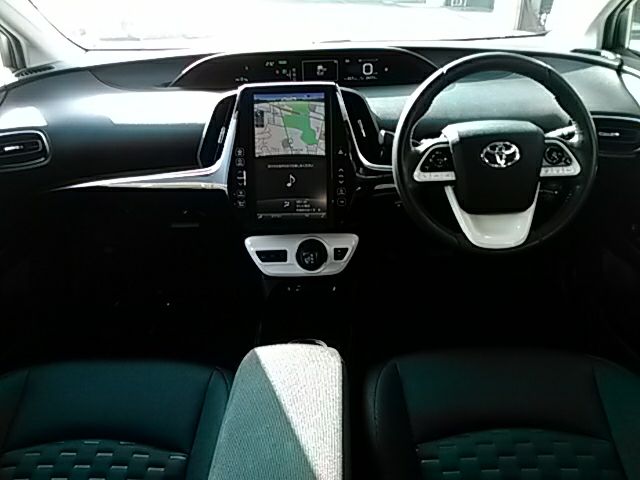 Toyota PRIUS PHV 2018-11 16584-1