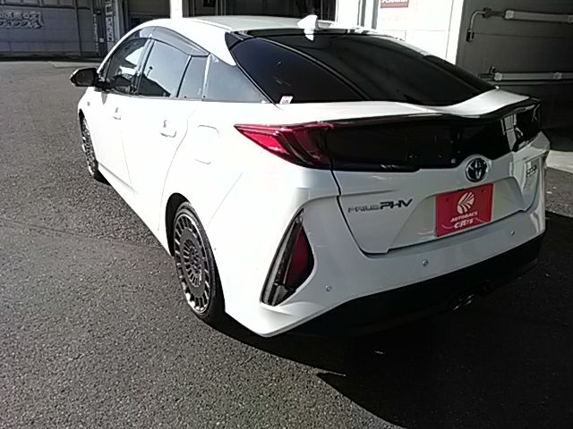 Toyota PRIUS PHV 2018-11 16584-25