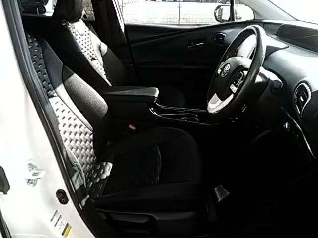Toyota PRIUS PHV 2018-11 16584-15