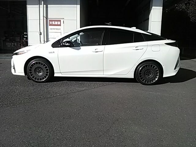 Toyota PRIUS PHV 2018-11 16584-26