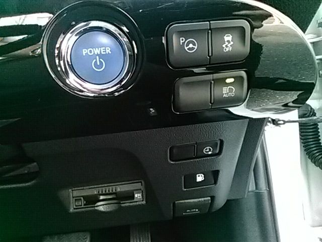 Toyota PRIUS PHV 2018-11 16584-8