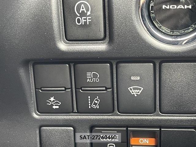 Toyota NOAH 2017-10 321530-7