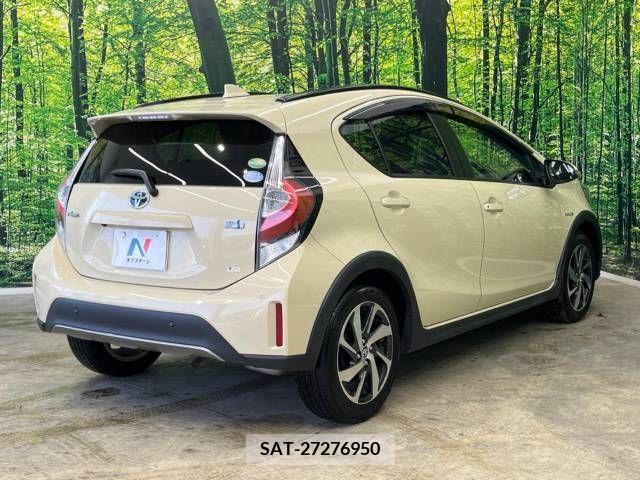 Toyota AQUA 2019-01 255088-17