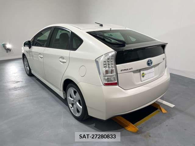 Toyota PRIUS 2010-02 321989-5