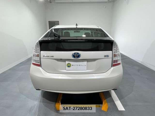 Toyota PRIUS 2010-02 321989-6