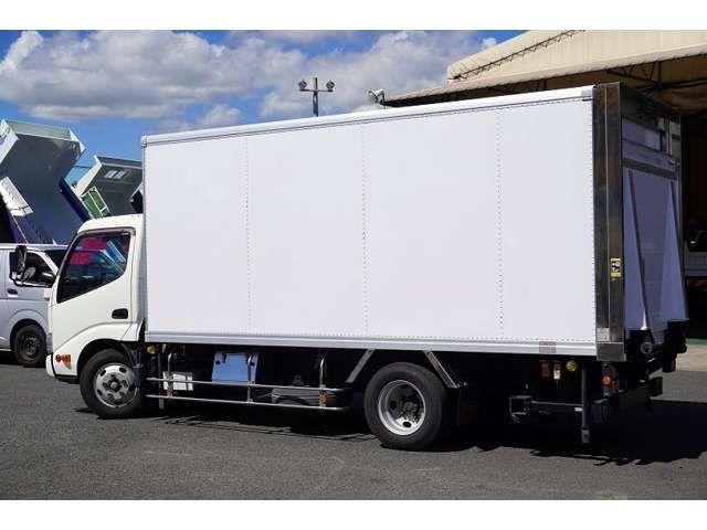 Hino DUTRO 2018-08 20036-6