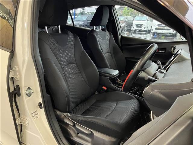 Toyota PRIUS 2018-10 186650-11