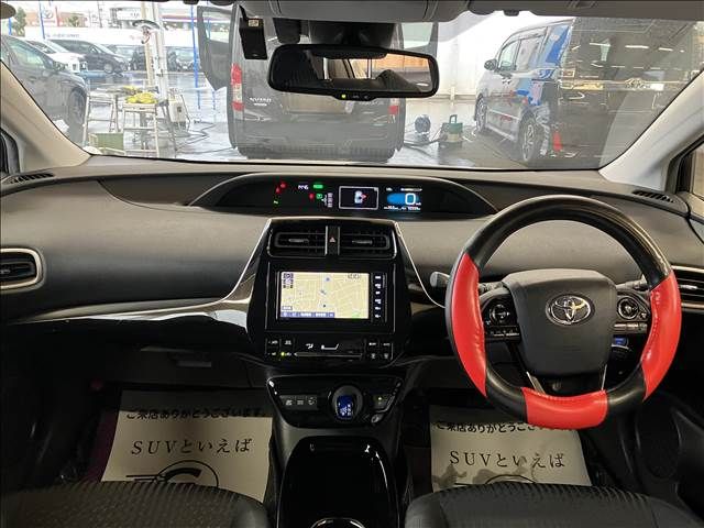 Toyota PRIUS 2018-10 186650-1