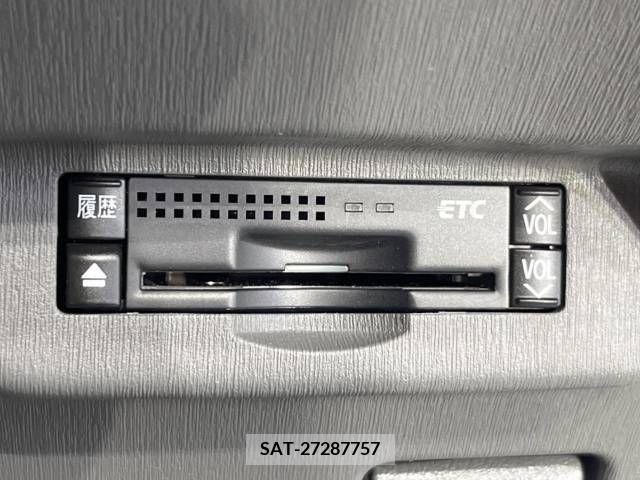 Toyota PRIUS 2011-11 340419-8
