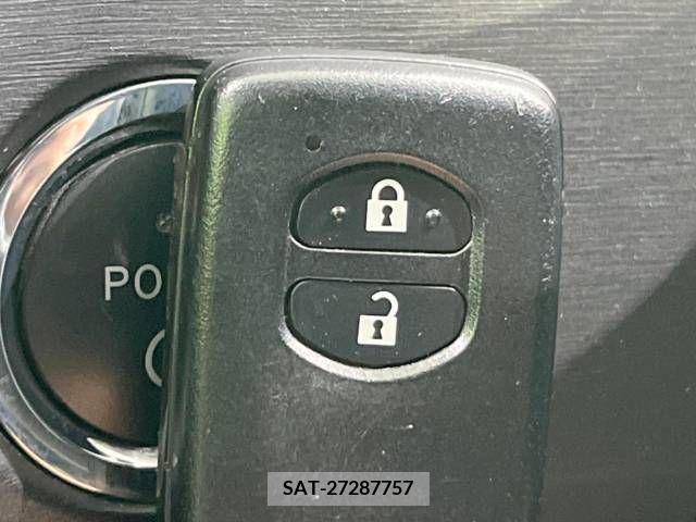 Toyota PRIUS 2011-11 340419-7