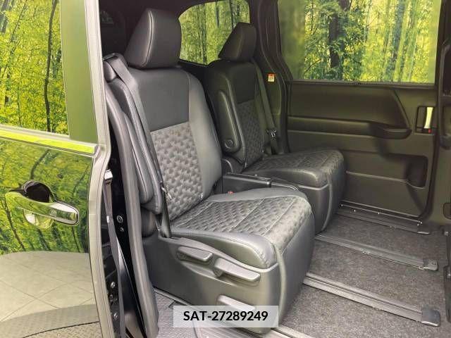 Toyota VOXY HYBRID 2022-04 370597-8