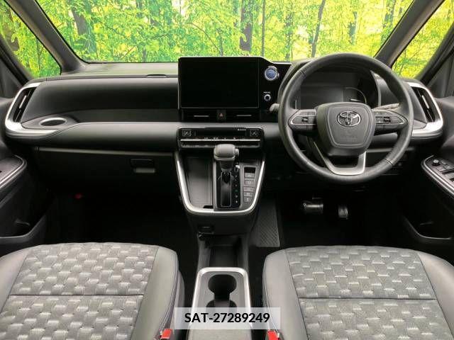 Toyota VOXY HYBRID 2022-04 370597-1