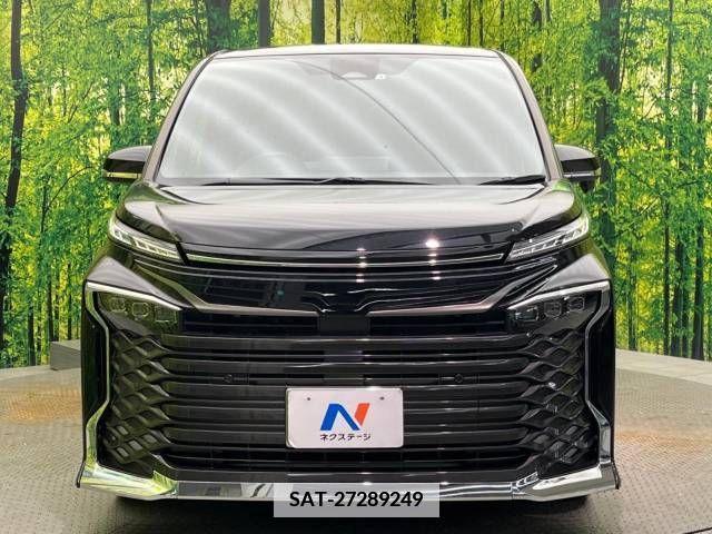 Toyota VOXY HYBRID 2022-04 370597-14