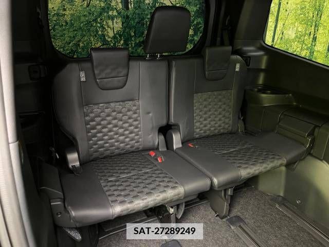 Toyota VOXY HYBRID 2022-04 370597-9