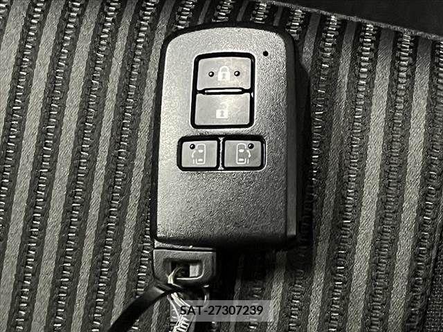 Toyota VOXY 2018-12 288949-6