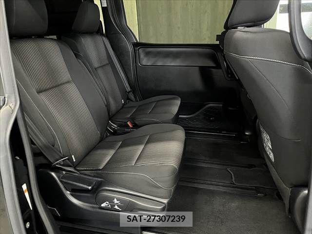Toyota VOXY 2018-12 288949-14