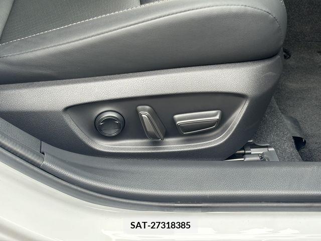 Toyota PRIUS 2023-08 379845-15